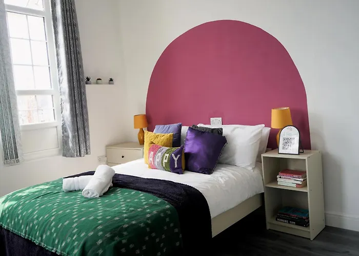 Bright And Spacious Studio In Central Birmingham