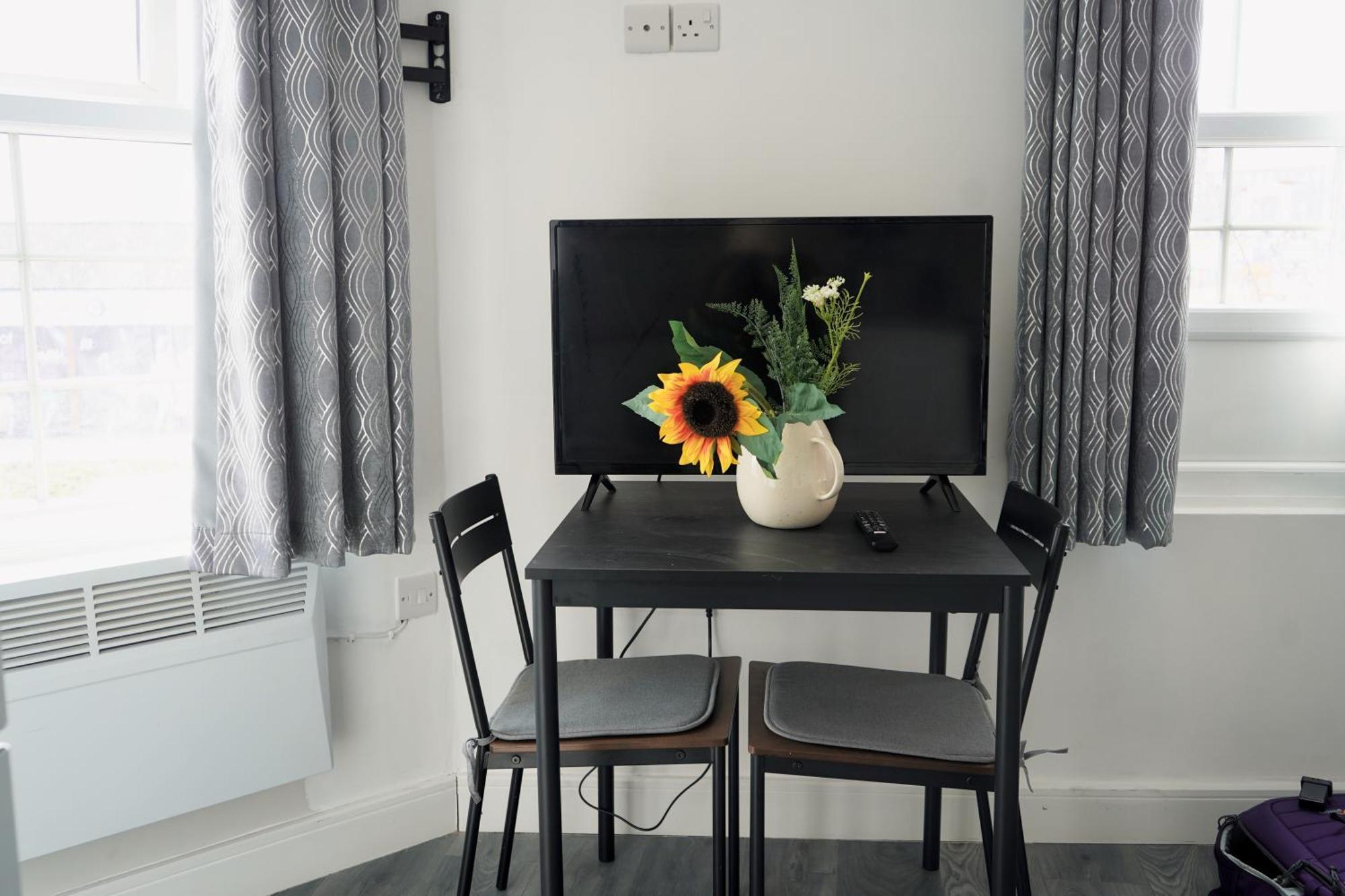 Bright And Spacious In * Birmingham